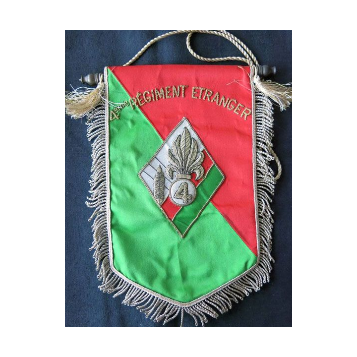 4° REI : fanion du 4° régiment étranger d'infanterie en canetille de superbe fabrication