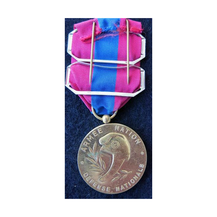 FRANCE : médaille de la défense nationale type bronze avec barrettes "Génie et MAE "