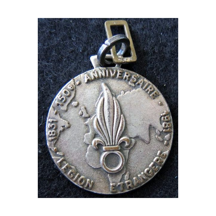 PORTE CLEFS : medaille de  porte clefs du 150° anniversaire de la Légion Etrangère de diamètre 3,5 cm sans attache