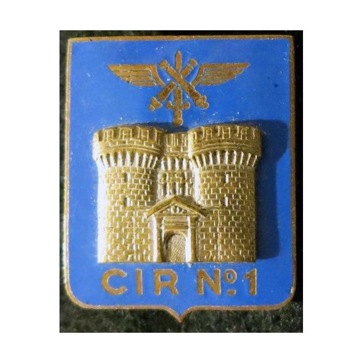 CIR N° 1 : insigne métallique du centre d’instruction régional N° 1 de fabrication Drago G. 1188 en émail