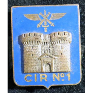 CIR N° 1 : insigne métallique du centre d’instruction régional N° 1 de fabrication Drago G. 1188 en émail