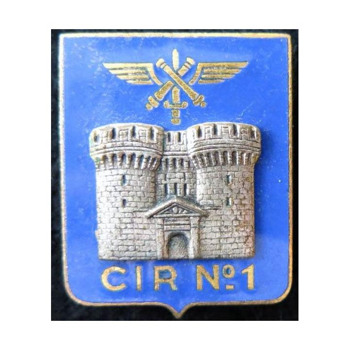CIR N° 1 : insigne métallique du centre d’instruction régional N° 1 de fabrication Drago G. 1188 en émail