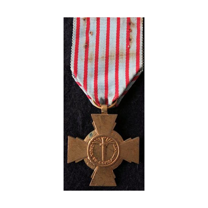 FRANCE : croix du combattant en métal doré