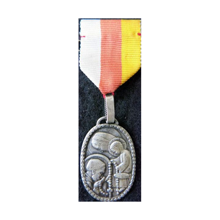 INSIGNE RELIGIEUX : Médaille du pèlerinage du rosaire à Notre Dame de Lourdes