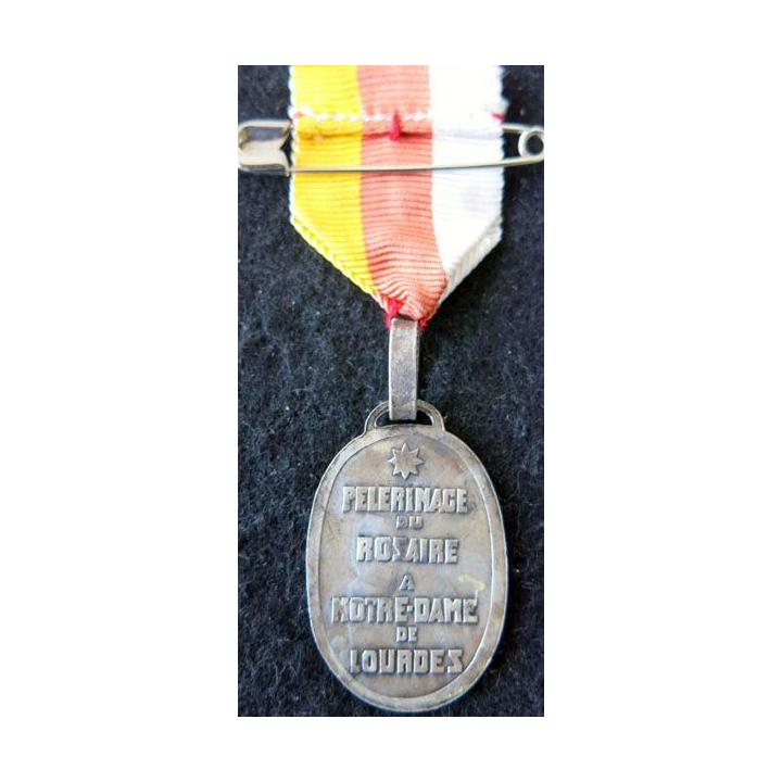 INSIGNE RELIGIEUX : Médaille du pèlerinage du rosaire à Notre Dame de Lourdes