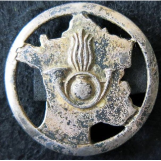 DOUANES FRANÇAISES : insigne métallique de coiffure du service des douanes françaises de fabrication Drago Paris déposé