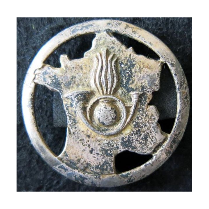 DOUANES FRANÇAISES : insigne métallique de coiffure du service des douanes françaises de fabrication Drago Paris déposé