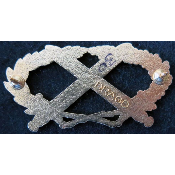 BMP2 : insigne du brevet militaire professionnel n°2 échelon or Drago attaches pin's