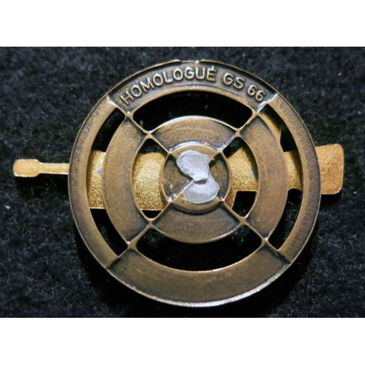 BREVET : Insigne métallique du brevet d’instructeur de tir Famas bronze  GS. 66, sans épingle
