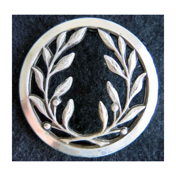 INSIGNE DE BÉRET  SSA  : Insigne béret du Service Vétérinaire de fabrication Béraudy Vaure argenté