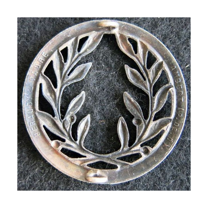 INSIGNE DE BÉRET  SSA  : Insigne béret du Service Vétérinaire de fabrication Béraudy Vaure argenté