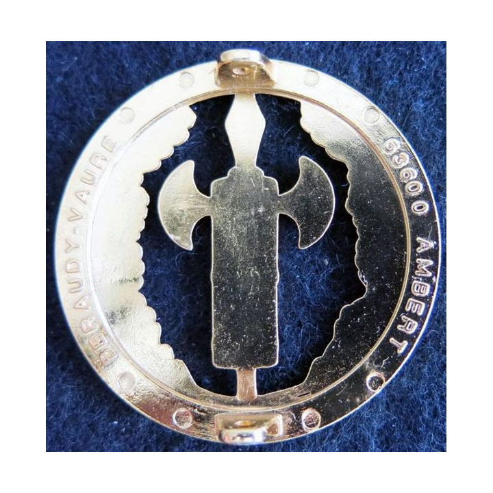 INSIGNE DE BÉRET : insigne de bérêt de la justice militaire de fabrication Beraudy-Vaure dos plat doré