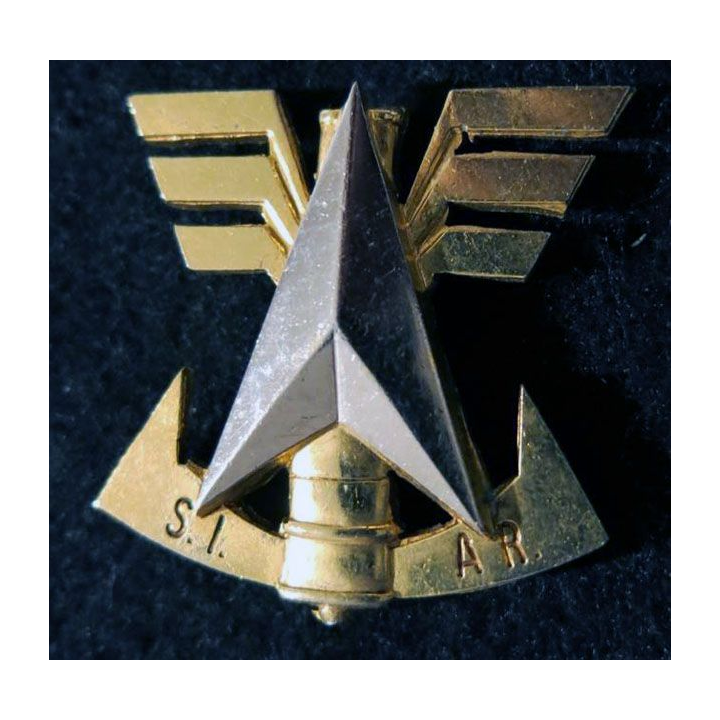 DGA : insigne métallique du service de surveillance industrielle pour l’armement de fabrication A.B G. 2389