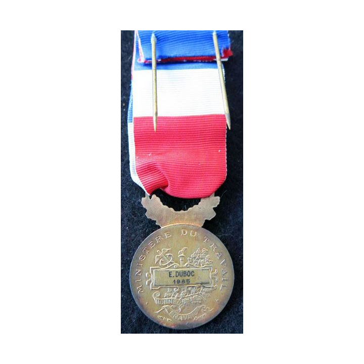 FRANCE : Médaille d'honneur du travail du ministère du travail grade or attribuée à E. Dubosc 1983 en coffret