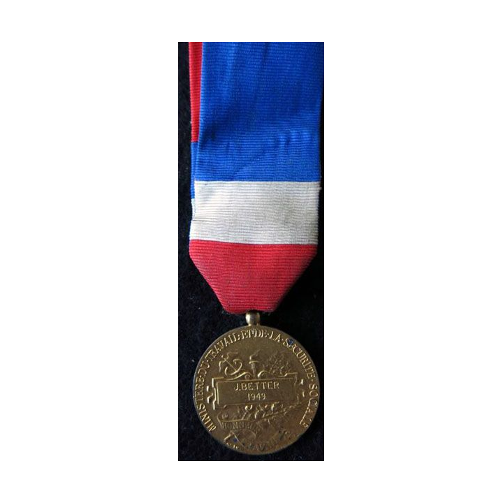 FRANCE : Médaille du travail du ministère du travail et de la sécurité sociale grade vermeil attribuée à J. Better 1949