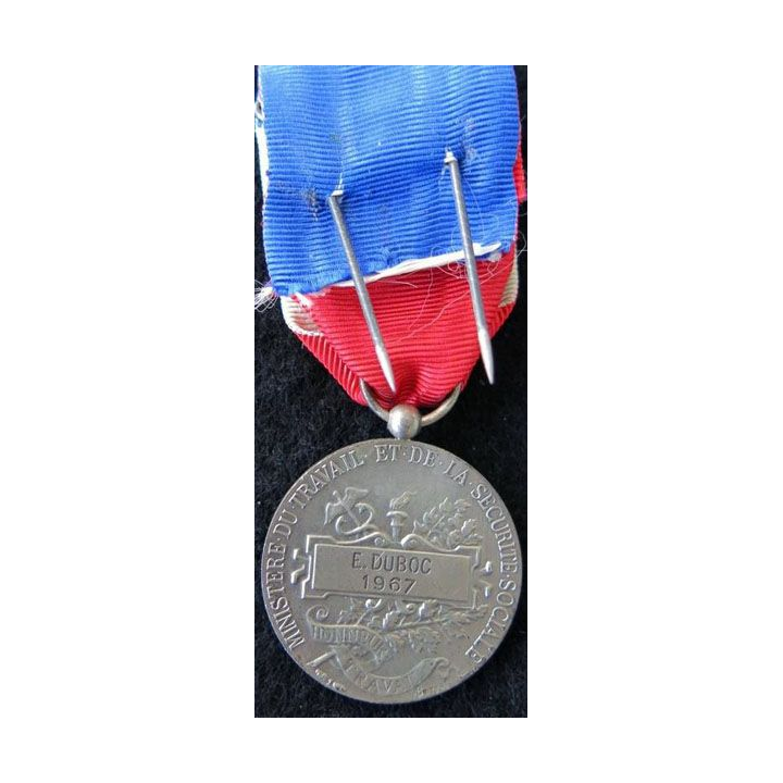 FRANCE : Médaille du travail du ministère du travail et de la sécurité sociale grade argent attribuée à E. Duboc en 1967