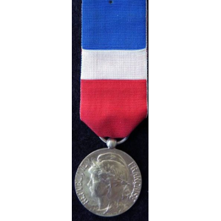 FRANCE : Médaille d'honneur du travail du ministère du travail grade argent attribuée à D. Letellier en 2007