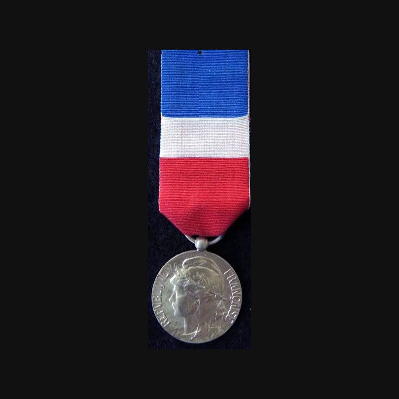 MÉDAILLE EN ARGENT 1°Titre Ministère du Travail 1965 Borrel ORIGINAL EUR 14,99 - FR