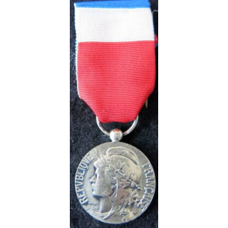 FRANCE : Médaille d'honneur du travail du ministère du travail grade argent attribuée à M. Denize
