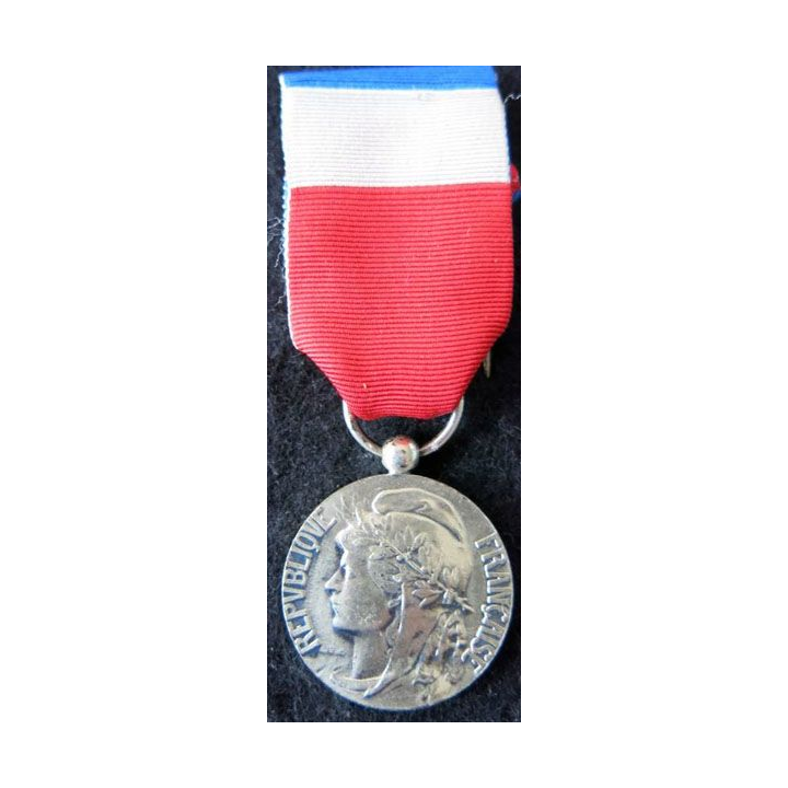 FRANCE : Médaille d'honneur du travail du ministère du travail grade argent attribuée à M. Denize