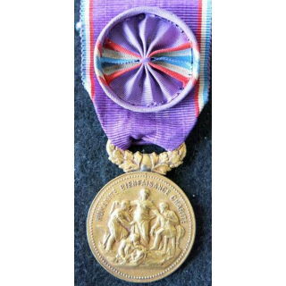 FRANCE : médaille de l'académie du dévouement national humanité bienfaisance charité grade or