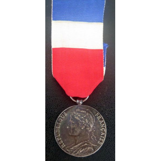 Médaille du travail du ministère du travail en argent P. Lamolle 1984