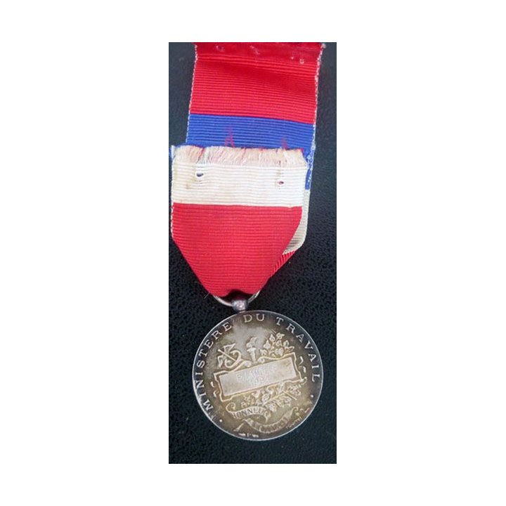 Médaille du travail du ministère du travail en argent P. Lamolle 1984