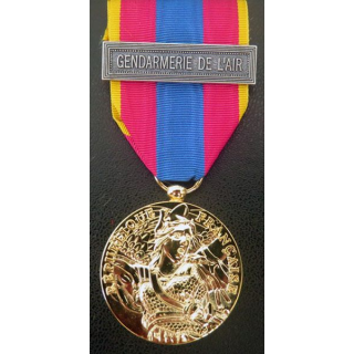 médaille de la défense nationale modèle or avec la barrette "Gendarmerie de l'Air"