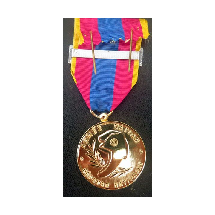 médaille de la défense nationale modèle or avec la barrette "Gendarmerie de l'Air"
