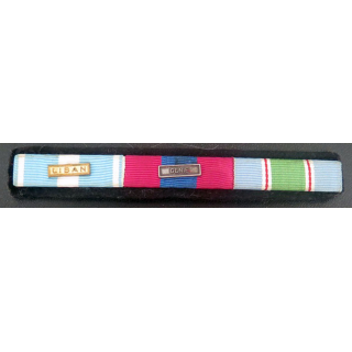 MILITARIA : barrette de rappel de 3 décorations du liban et Génie