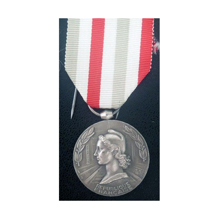 Médaille d'honneur des chemins de fer attribuée en 1960 à A. Louis