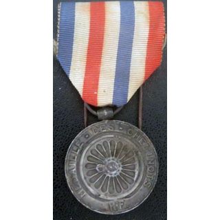 FRANCE : médaille des chemins de fer attribuée en 1942 à H. Le Roux