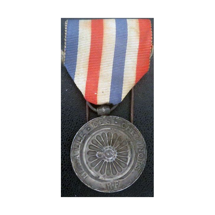 FRANCE : médaille des chemins de fer attribuée en 1942 à H. Le Roux