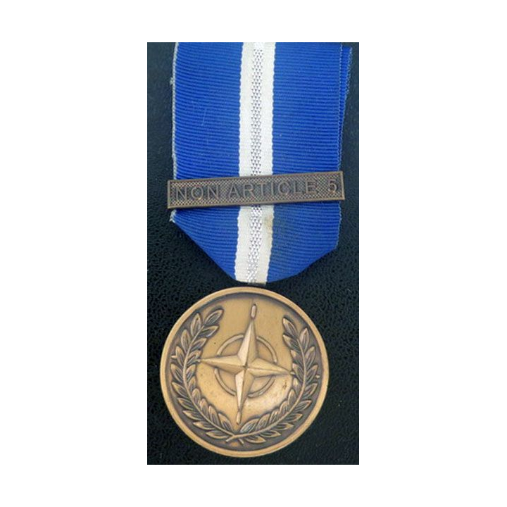 OTAN : médaille commémorative de l'OTAN non article 5 dans les Balkans
