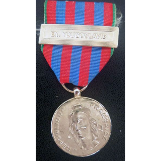 médaille commémorative française avec agraphe "Ex-Yougoslavie"