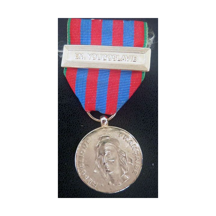 médaille commémorative française avec agraphe "Ex-Yougoslavie"