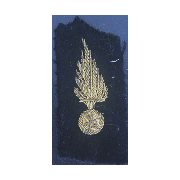 insigne de col : insigne tissu de col sur tissu noir grenade cannetille
