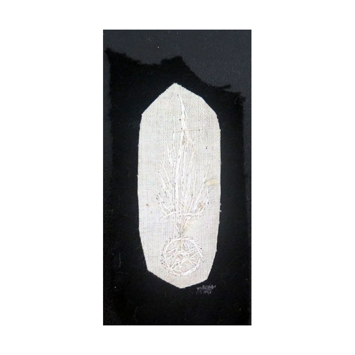 insigne de col : insigne tissu de col sur tissu noir grenade cannetille