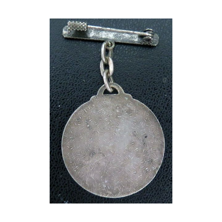 vieille broche insigne de la ville de Bourbourg en émail