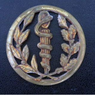 insigne de béret du service de santé de fabrication Coinderoux