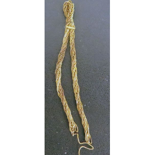lanière de fil doré de longueur 2 fois 9 cm