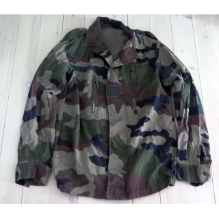 Veste de treillis camouflé vert armé taille 88 L ? état usagé