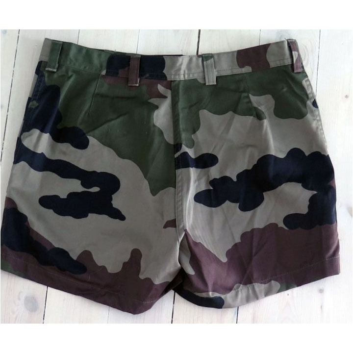Short camouflé vert armé taille 84 de fabrication Socovet 1995
