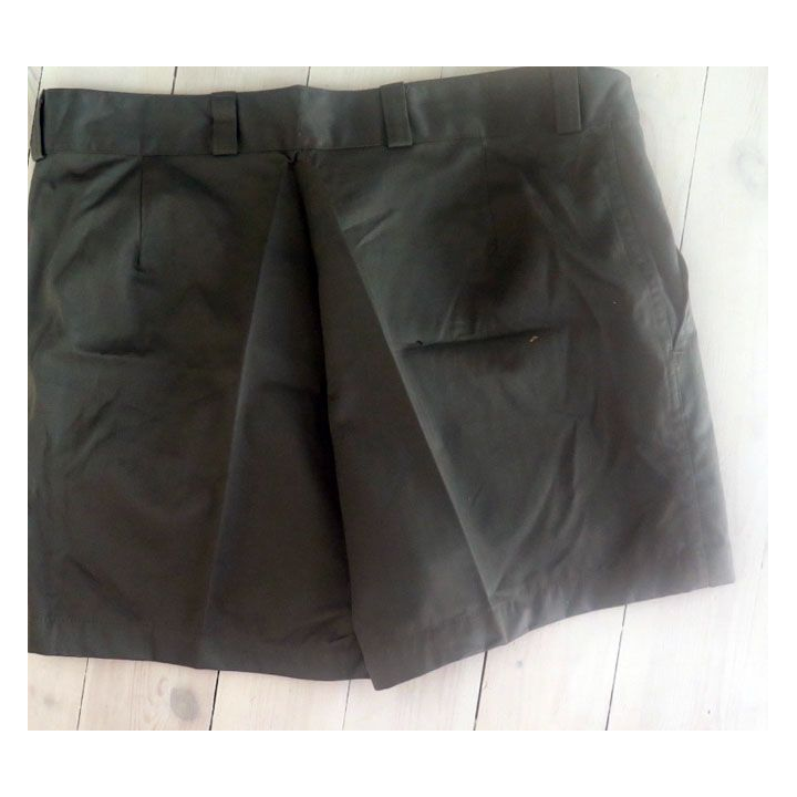 Short vert armé taille 88 de fabrication Paul Boye 1994 neuf 