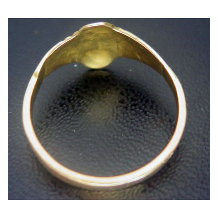 Bague en métal doré avec poinçon en forme de fleur ou hérisson
