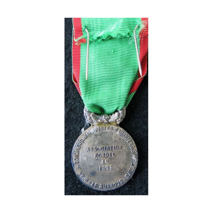 FRANCE : médaille association amicale et philanthropique des anciens Spahis « Le Burnous » fondée en 1895 en métal argenté