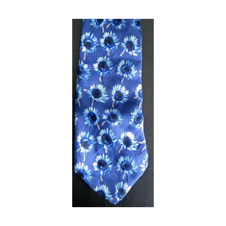 Cravate Célio100 % Soie fleurs sur fond bleu