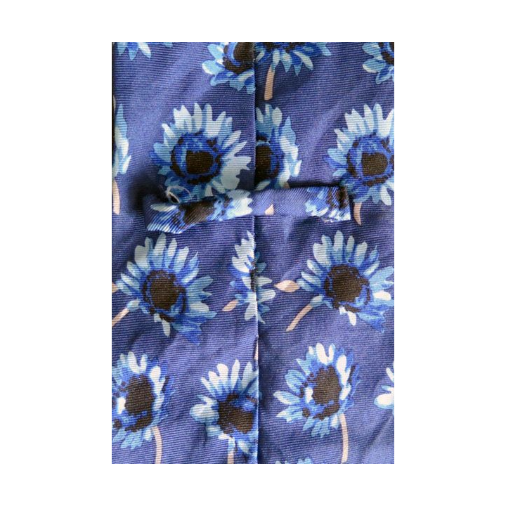 Cravate Célio100 % Soie fleurs sur fond bleu