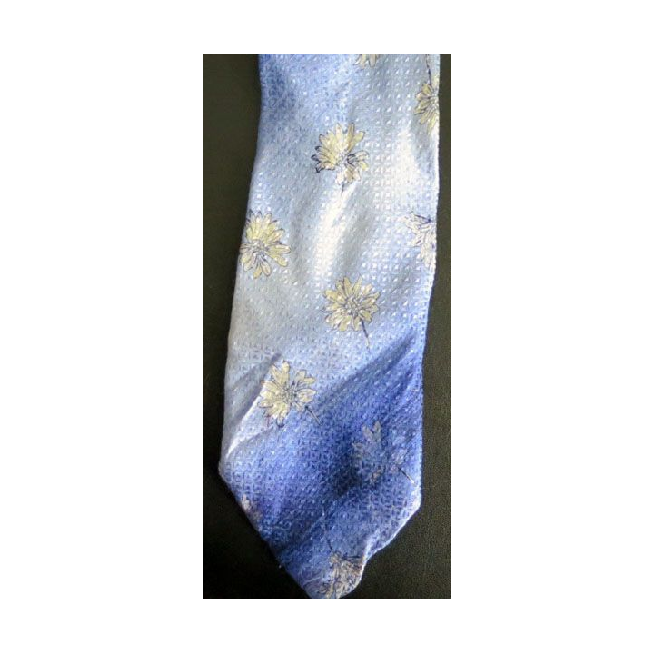 Cravate Elios Paris 100 % Soie fleurs sur fond pastel bleu 