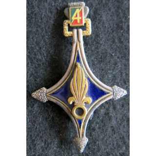 4° CSPL : Insigne métallique de la 4° compagnie saharienne portée de la Légion de fabrication Drago Paris  G. 1378 en émail